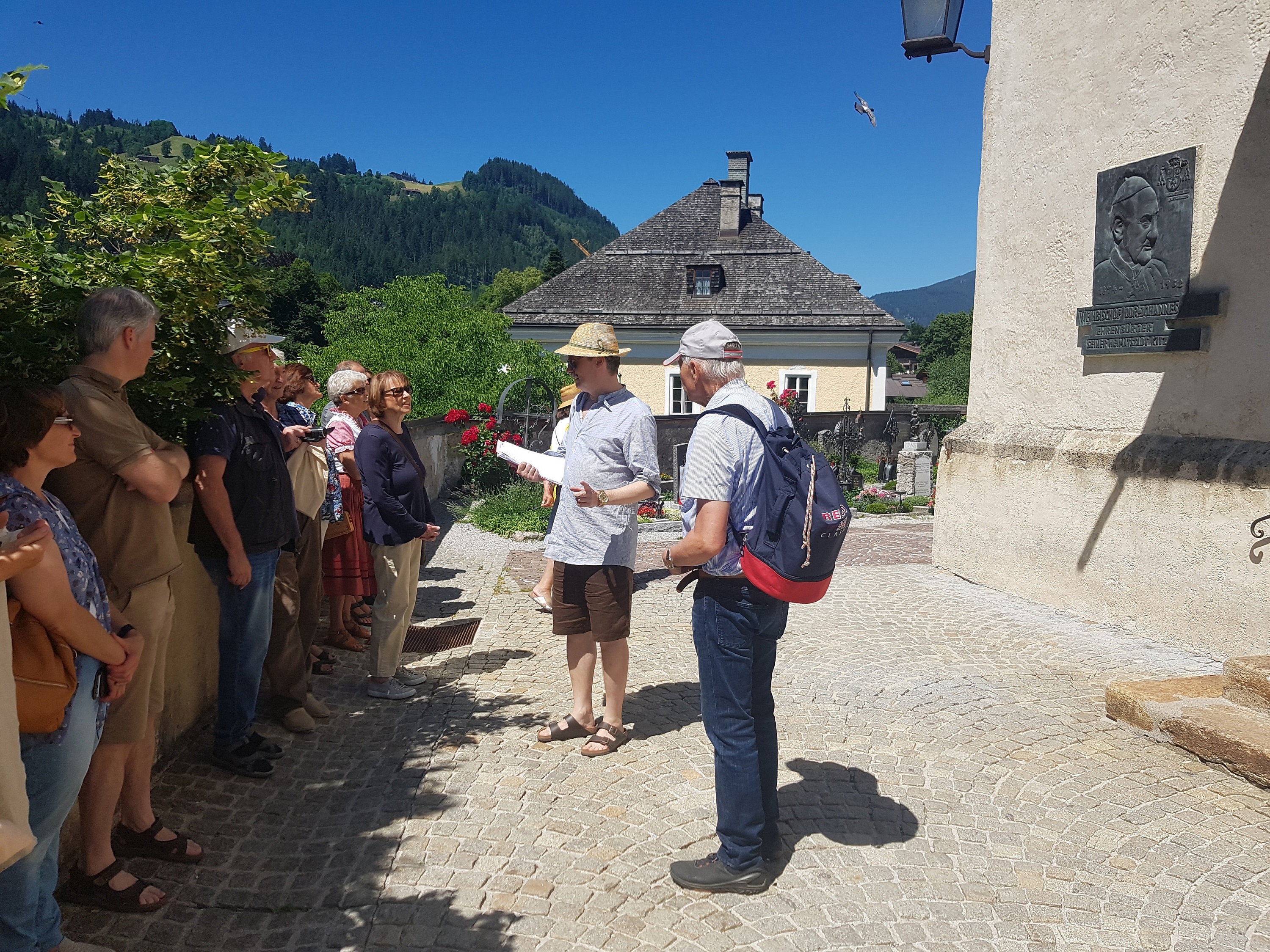 Kitzbühel. Porträts. In der Stadt. - Rundgang mit OSR Hans Wirtenberger & Dr. Helmuth Oehler am 29.06.2019. Foto: Dr. Wido Sieberer, Kitzbühel.